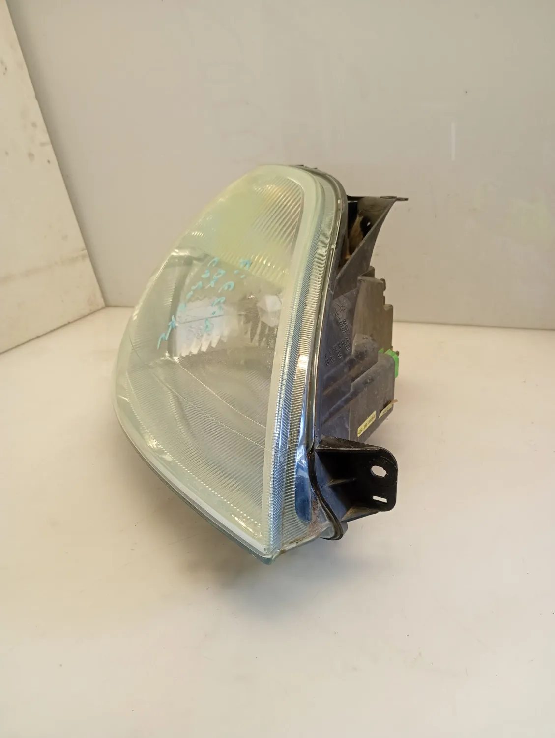 Faro ant. destra Ford Fiesta (2002 – 2005) 1.4 59 KW benzina 1415694 FXJA