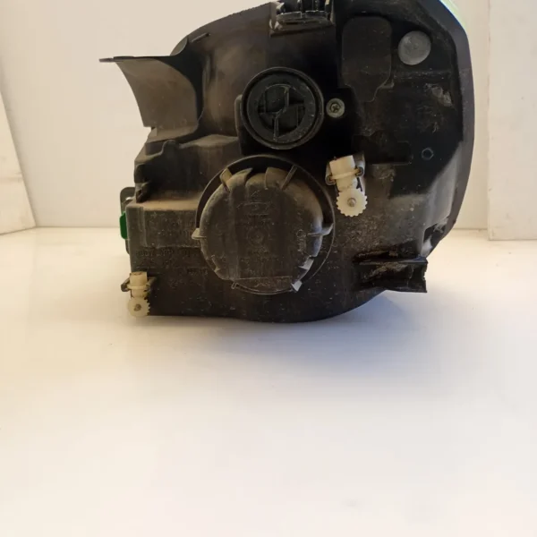 Faro ant. destra Ford Fiesta (2002 – 2005) 1.4 59 KW benzina 1415694 FXJA