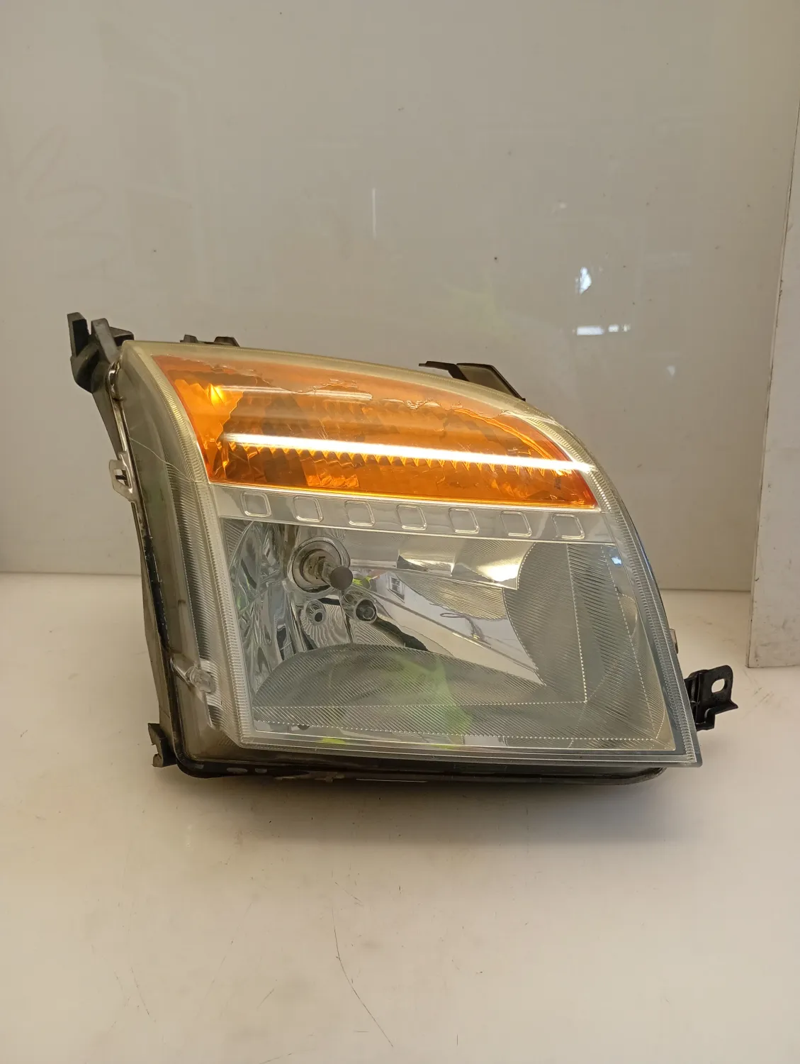 Faro ant. sinistra Ford Fusion (2002 – oggi) 1.4 59 KW benzina 1547725 FXJA