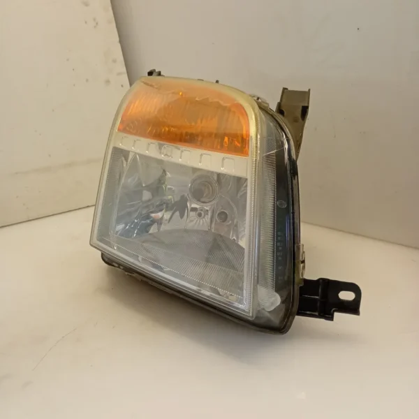Faro ant. sinistra Ford Fusion (2002 – oggi) 1.4 59 KW benzina 1547725 FXJA