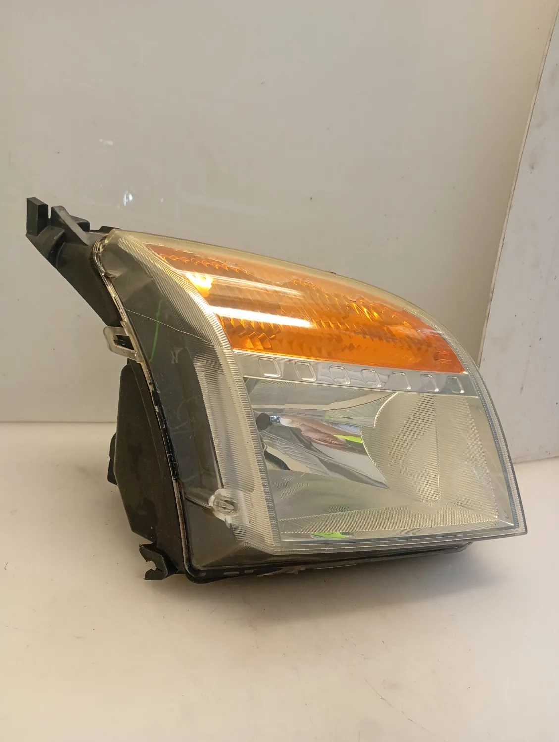 Faro ant. destra Ford Fusion (2002 – oggi) 1.4 59 KW benzina 1547721 FXJA