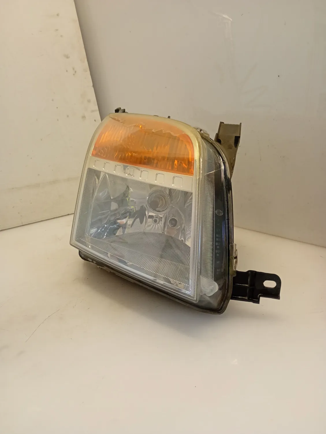Faro ant. destra Ford Fusion (2002 – oggi) 1.4 59 KW benzina 1547721 FXJA