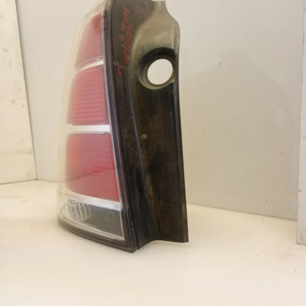 Faro posteriore sinistra Opel Zafira (2005 – oggi) 1.9 88 KW diesel 93190792 Z19DT