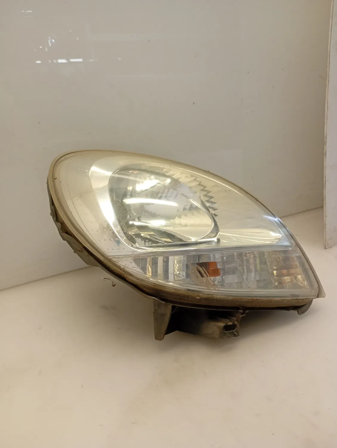 Faro ant. destra Renault Kangoo (2003 – 2009) 1.5 50 KW diesel 260104911R K9KV7