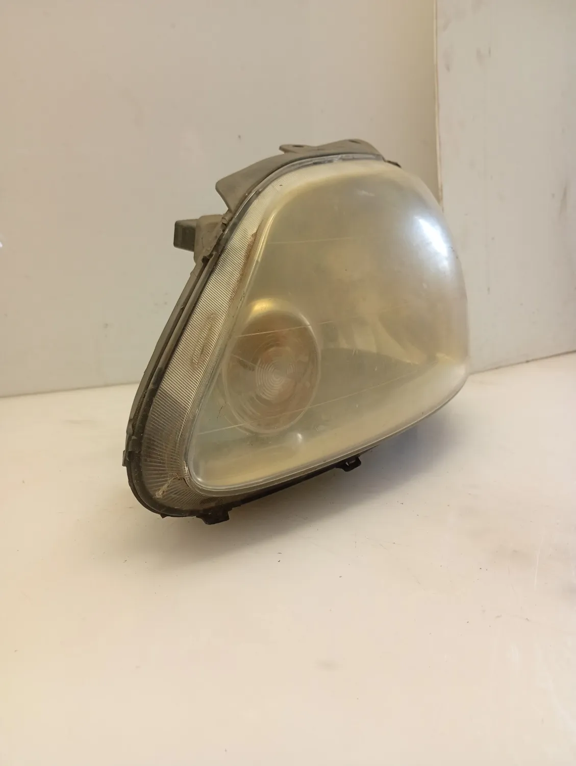Faro ant. sinistra Volkswagen Fox (2005 – 2011) 1.4 51 KW diesel 5Z1941005A BNM