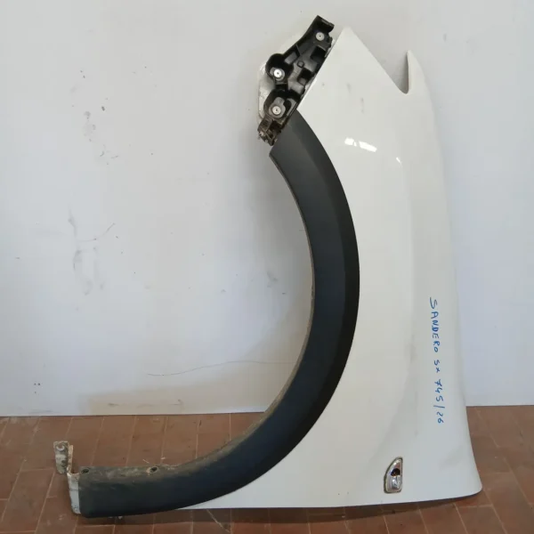 Parafango ant. sx Dacia Sandero 2a Serie (2012 – 2021) 1.5 66 KW diesel K9K C6