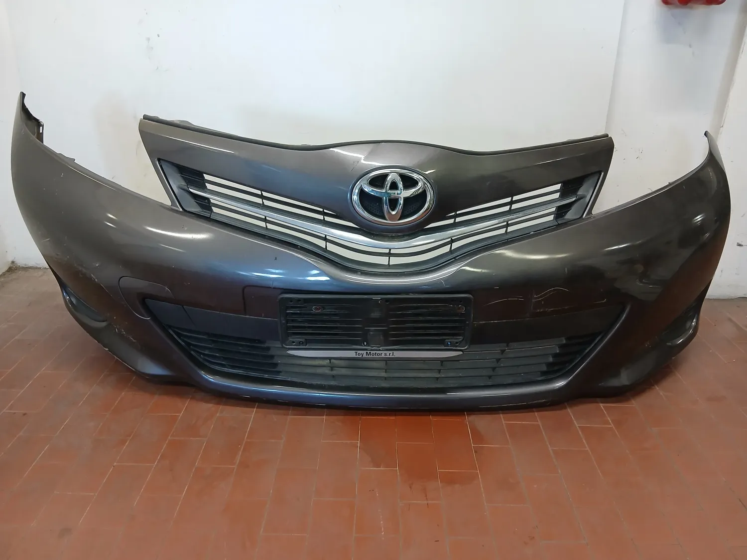 Paraurti anteriore Toyota Yaris (2011 – 2015) 1.0 51 KW benzina 521190U904 1KR FE