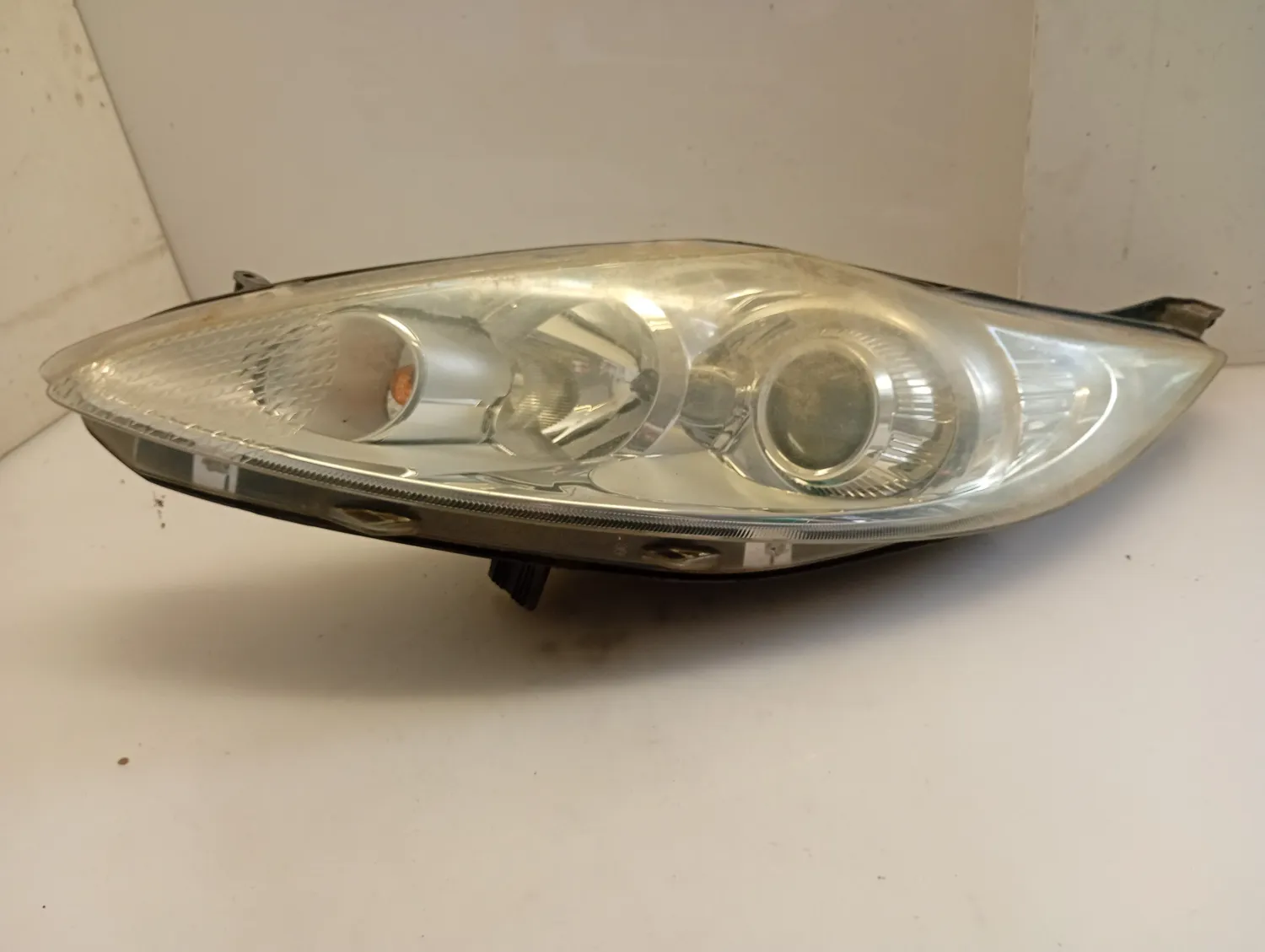 Faro ant. sinistra Ford Fiesta (2008 – 2013) 1.4 50 KW diesel 1740028 F6JD