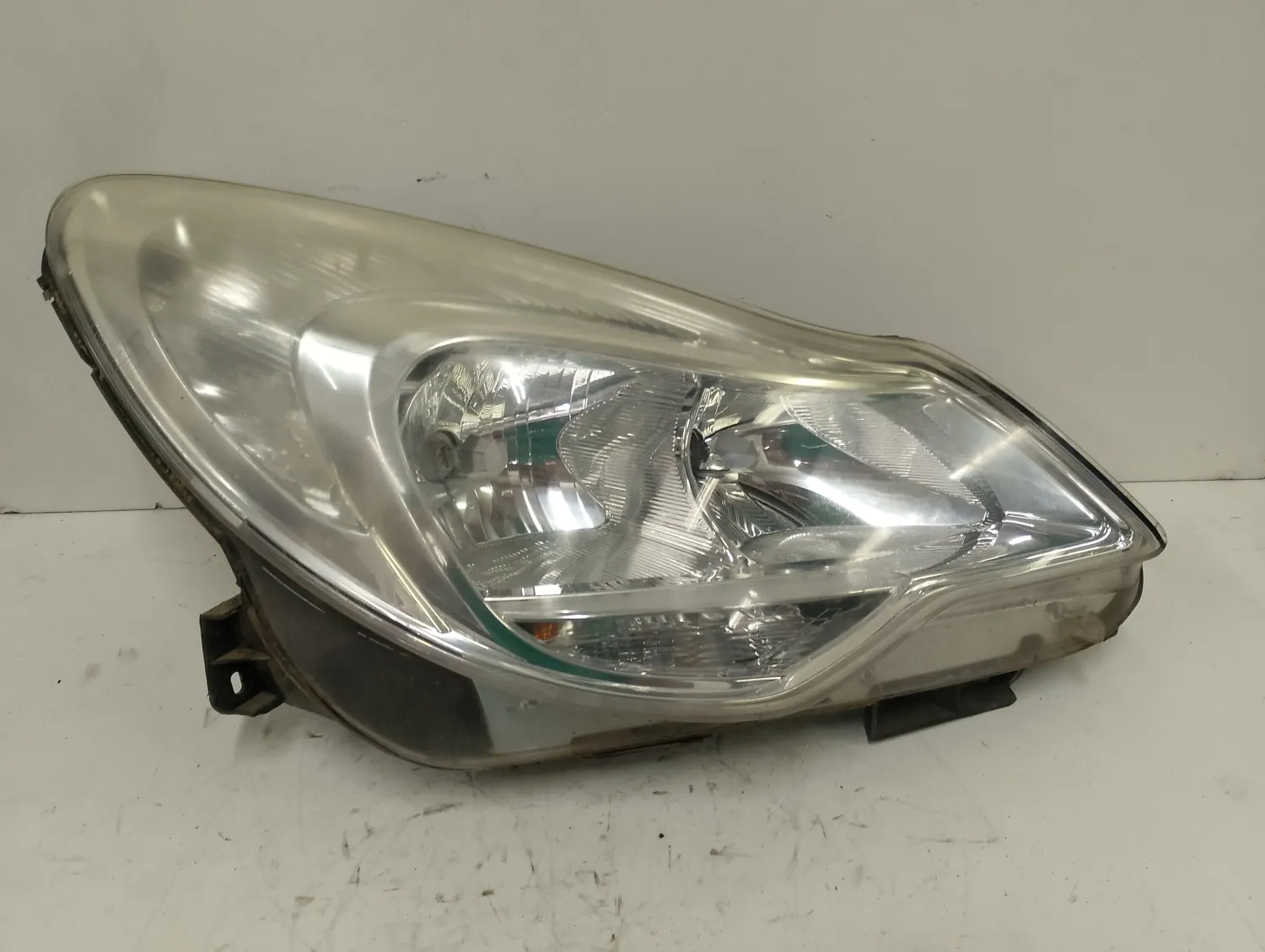 Faro ant. destra Opel Corsa (2011 – 2015) 1.3 70 KW diesel 95511328 A13DTR