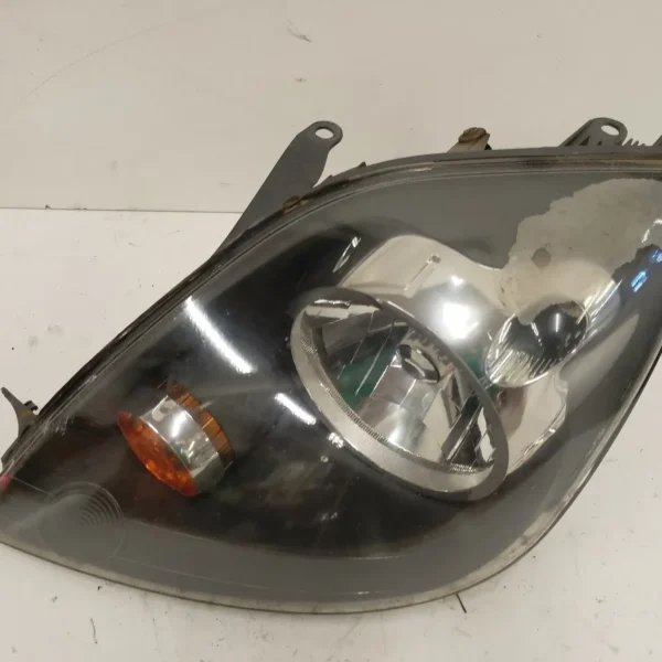 Faro ant. sinistra Ford Fiesta (2005 – 2008) 1.4 50 KW diesel 1416311 F6JB