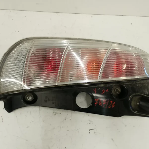 Faro posteriore sinistra Lancia Ypsilon (2008 – 2013) 1.3 55 KW diesel 51786658 199A9000
