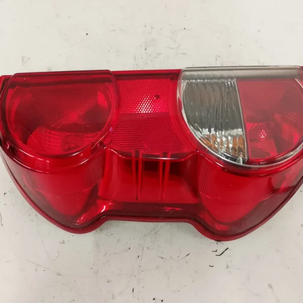 Faro posteriore sinistra Nissan Nv200 (2009 – oggi) 1.5 66 KW diesel 26555BJ00A K9K
