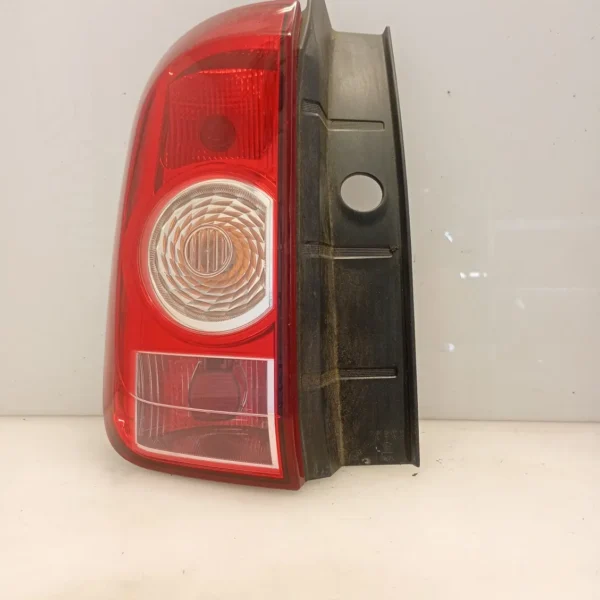 Faro posteriore sinistra Dacia Duster (2010 – 2013) 1.6 77 KW benzina 265550035R K4M H6