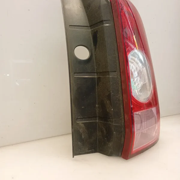 Faro posteriore destra Dacia Duster (2010 – 2013) 1.6 77 KW benzina 265500033R K4M H6