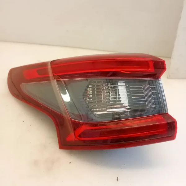 Faro posteriore est. sinistra Nissan Qashqai (2017 – 2021) 1.5 81 KW diesel 26555HV00A K9K