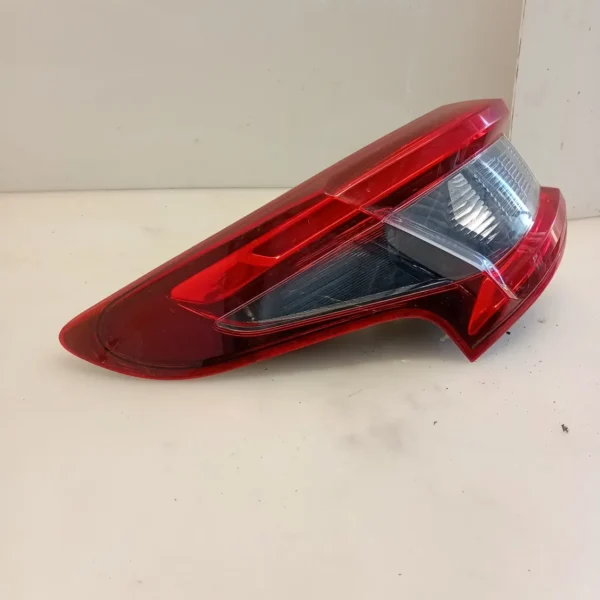 Faro posteriore est. sinistra Nissan Qashqai (2017 – 2021) 1.5 81 KW diesel 26555HV00A K9K