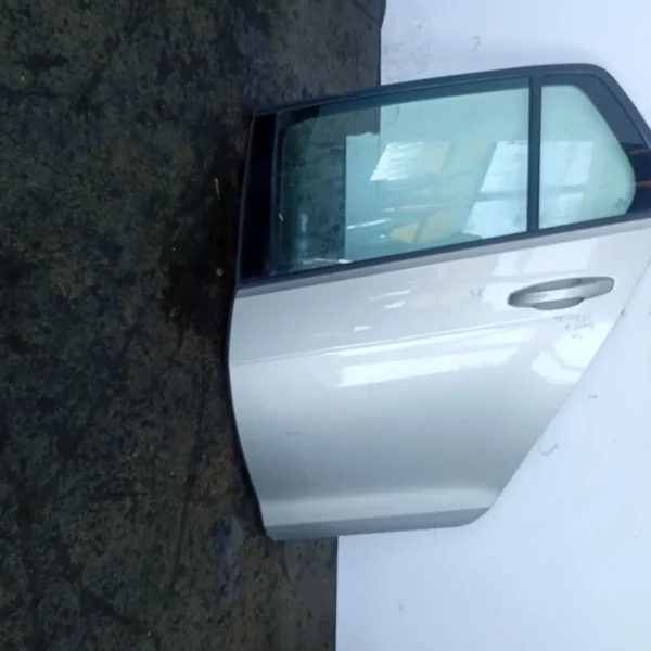 Porta posteriore destra Volkswagen Golf (2017 – oggi) 1.6 85 KW diesel 5G4833056AD DDY