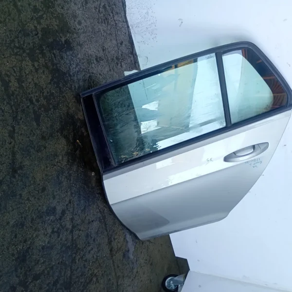 Porta posteriore destra Volkswagen Golf (2017 – oggi) 1.6 85 KW diesel 5G4833056AD DDY
