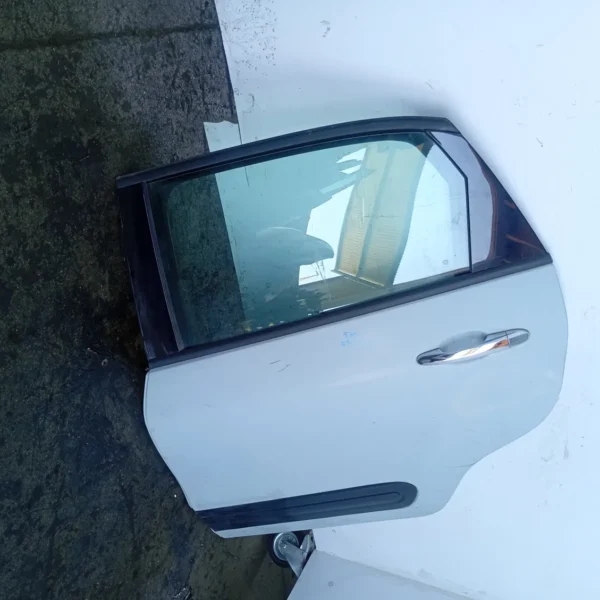 Porta posteriore sinistra Fiat 500l (2012 – 2018) 1.3 62 KW diesel 51883292 199B4000