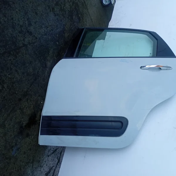 Porta posteriore sinistra Fiat 500l (2012 – 2018) 1.3 62 KW diesel 51883292 199B4000