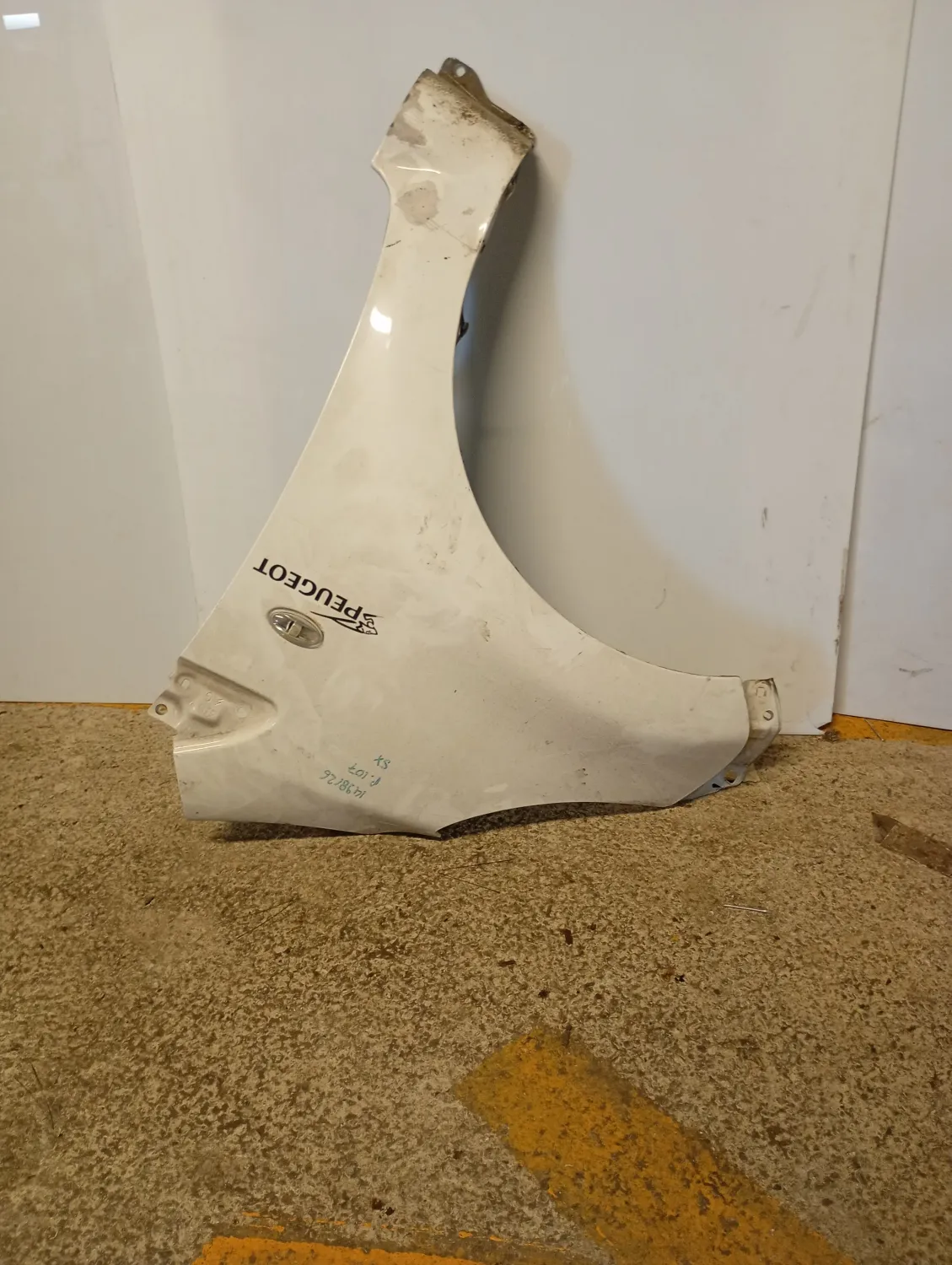 Parafango anteriore sinistra Peugeot 107 (2005 – oggi) 1.0 50 KW benzina 7840Q7 1KR
