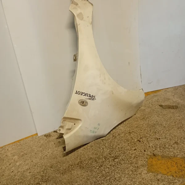 Parafango anteriore sinistra Peugeot 107 (2005 – oggi) 1.0 50 KW benzina 7840Q7 1KR