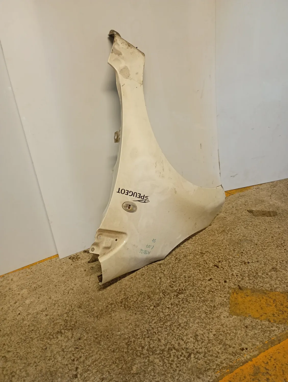 Parafango anteriore sinistra Peugeot 107 (2005 – oggi) 1.0 50 KW benzina 7840Q7 1KR