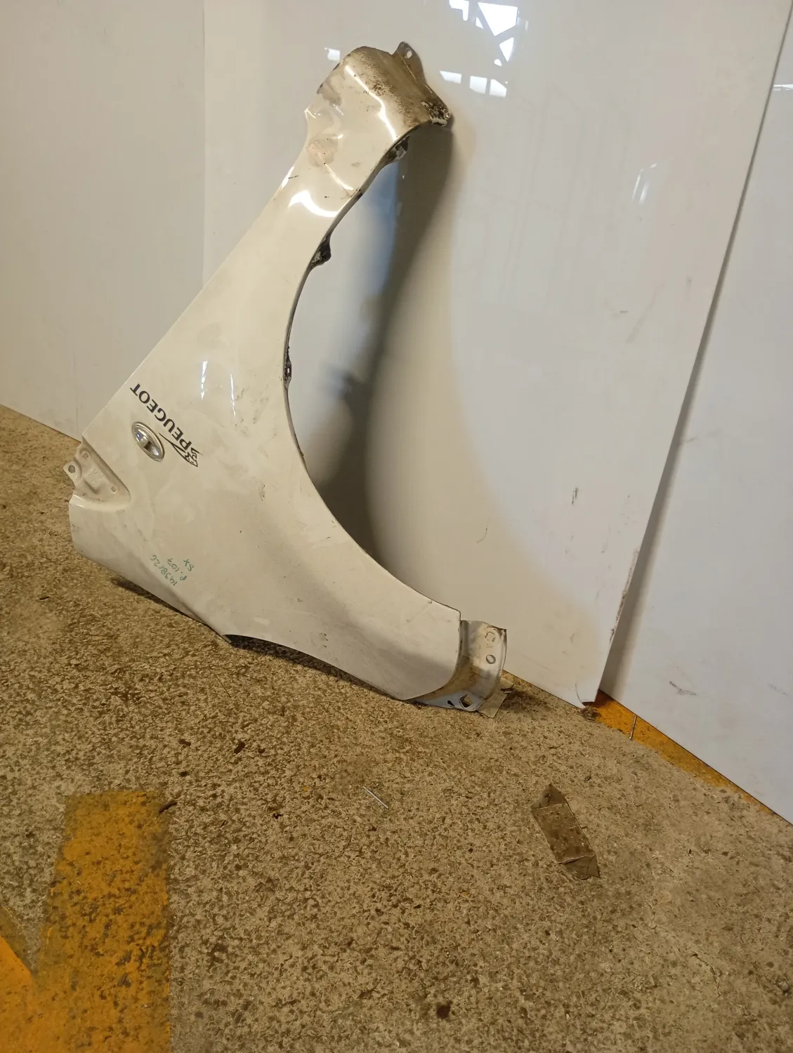 Parafango anteriore sinistra Peugeot 107 (2005 – oggi) 1.0 50 KW benzina 7840Q7 1KR
