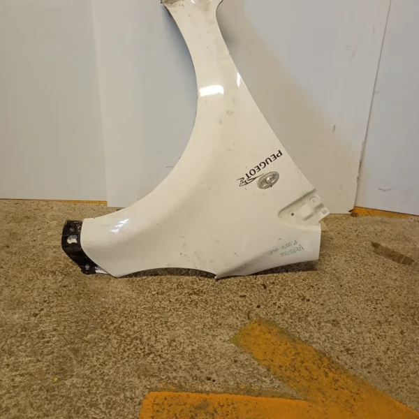 Parafango anteriore destra Peugeot 107 (2005 – oggi) 1.0 50 KW benzina 7841S8 1KR