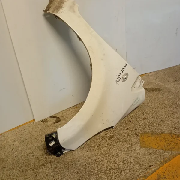 Parafango anteriore destra Peugeot 107 (2005 – oggi) 1.0 50 KW benzina 7841S8 1KR