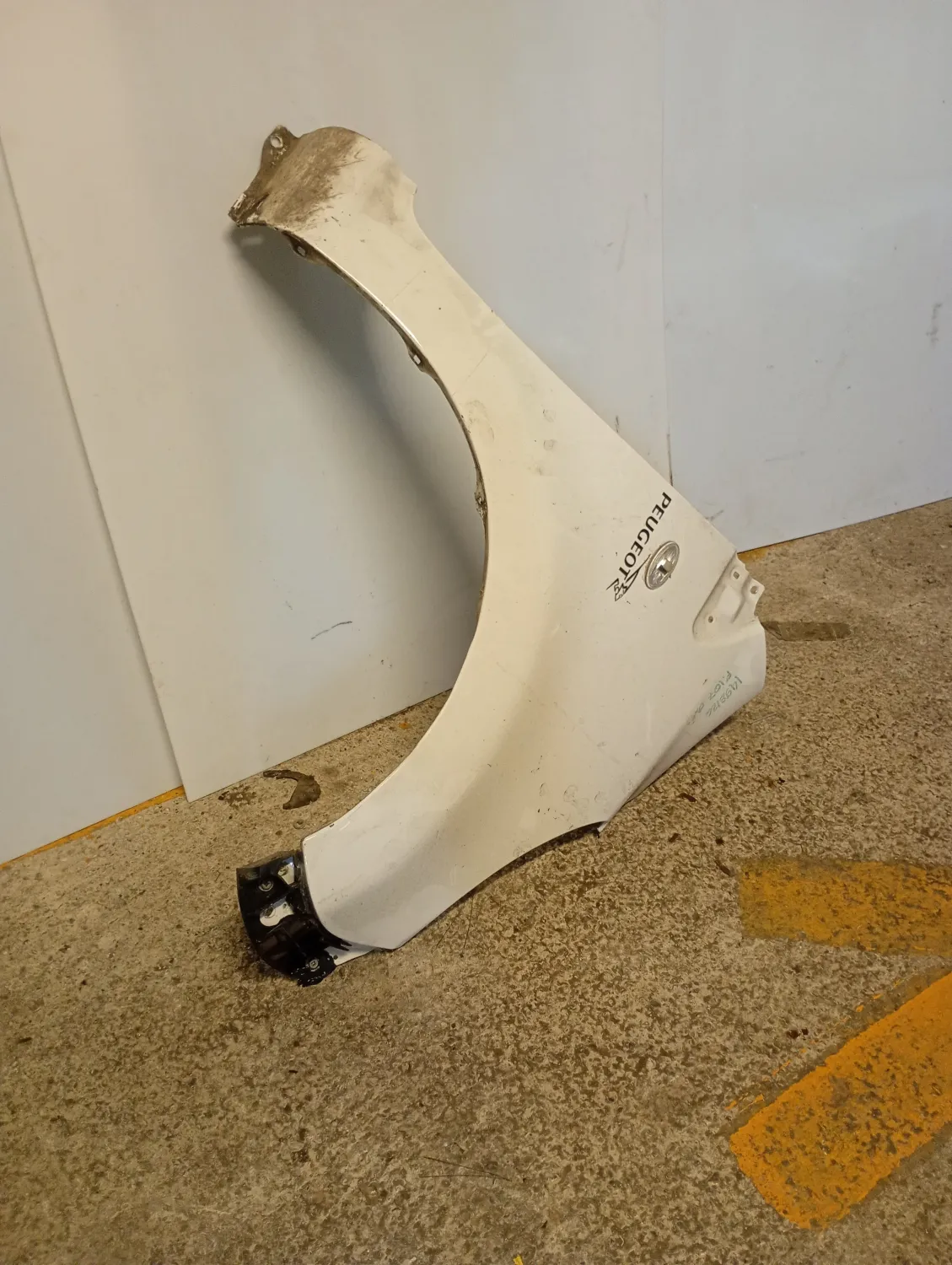 Parafango anteriore destra Peugeot 107 (2005 – oggi) 1.0 50 KW benzina 7841S8 1KR