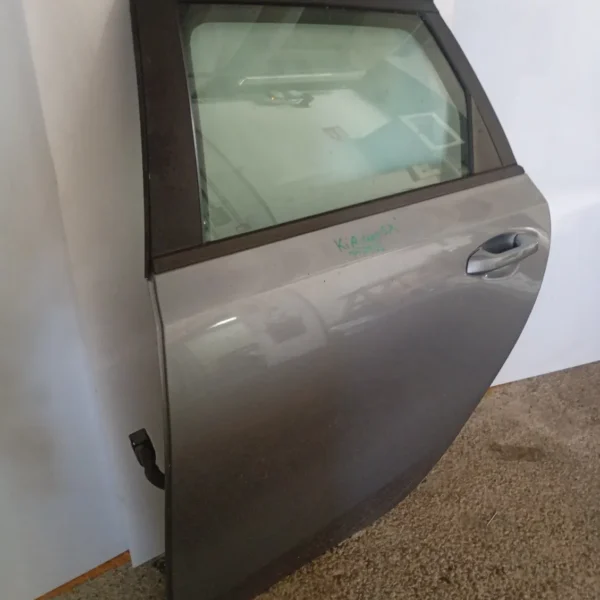 Porta posteriore sinistra Kia Ceed (2018 – oggi) 1.6 85 KW diesel 77003J7200 D4FE
