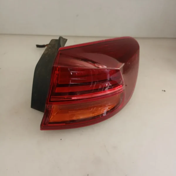 Faro posteriore est. destra Kia Ceed (2018 – oggi) 1.6 85 KW diesel 92402J7150 D4FE