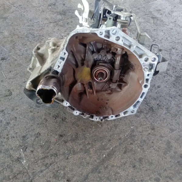 Cambio completo Toyota Yaris (2005 – 2012) 1.0 51 KW benzina 3030052622 1KR FE