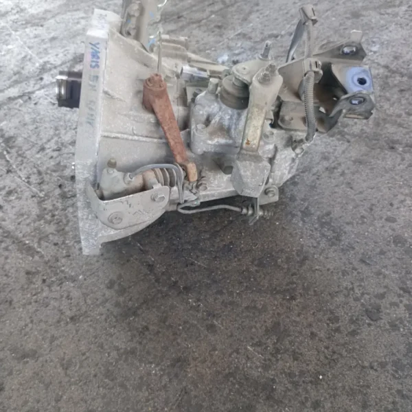 Cambio completo Toyota Yaris (2005 – 2012) 1.0 51 KW benzina 3030052622 1KR FE