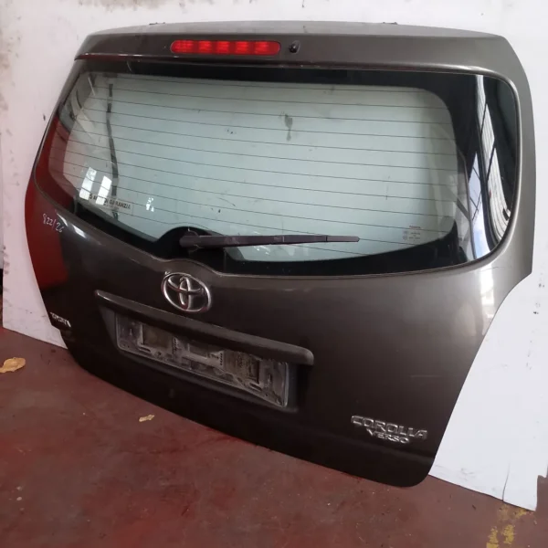 Portellone post. Toyota Corolla Verso (2004 – 2009) 1.6 81 KW benzina 670050F021 3ZZ FE