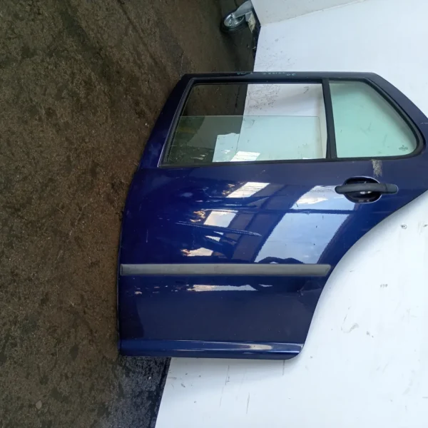 Porta posteriore sinistra Volkswagen Golf (1997 – 2006) 1.6 77 KW benzina 1J6833055F AUS