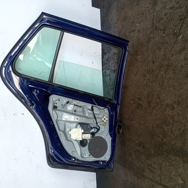 Porta posteriore sinistra Volkswagen Golf (1997 – 2006) 1.6 77 KW benzina 1J6833055F AUS