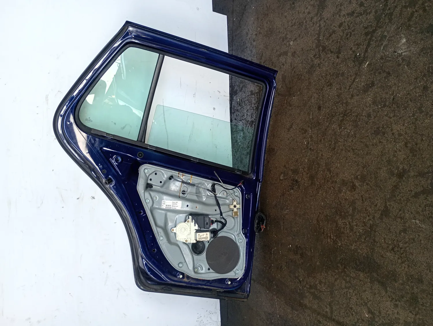 Porta posteriore sinistra Volkswagen Golf (1997 – 2006) 1.6 77 KW benzina 1J6833055F AUS