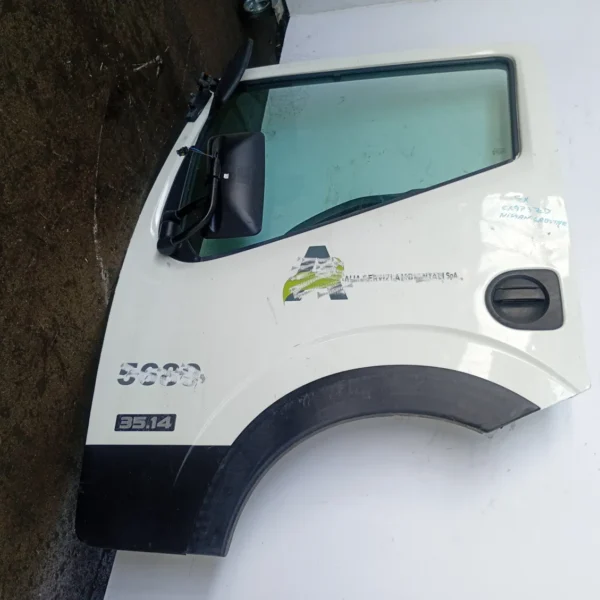 Porta anteriore sinistra Nissan Cabstar (2006 – 2017) 2.5 100 KW diesel H0101LC1MA YD25