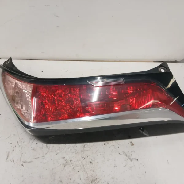 Faro posteriore destro Toyota Aygo 2a Serie 2015 1.0 51 KW benzina 815510H110 1KR-FE
