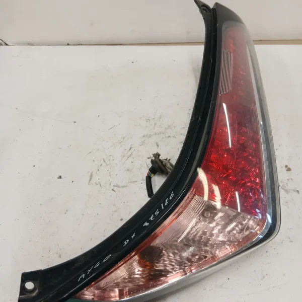 Faro posteriore destro Toyota Aygo 2a Serie 2015 1.0 51 KW benzina 815510H110 1KR-FE