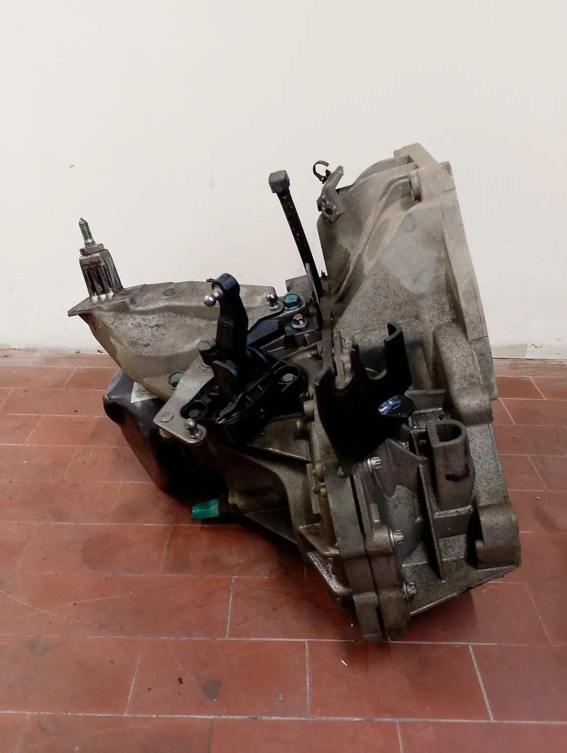 Cambio completo Nissan Micra (2010 – oggi) 1.2 59 KW benzina 3201000Q9H HR12