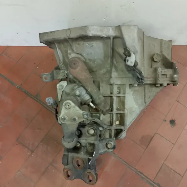 Cambio completo Toyota Aygo 2a Serie 2015 1.0 51 KW benzina 303000H060 1KR-FE