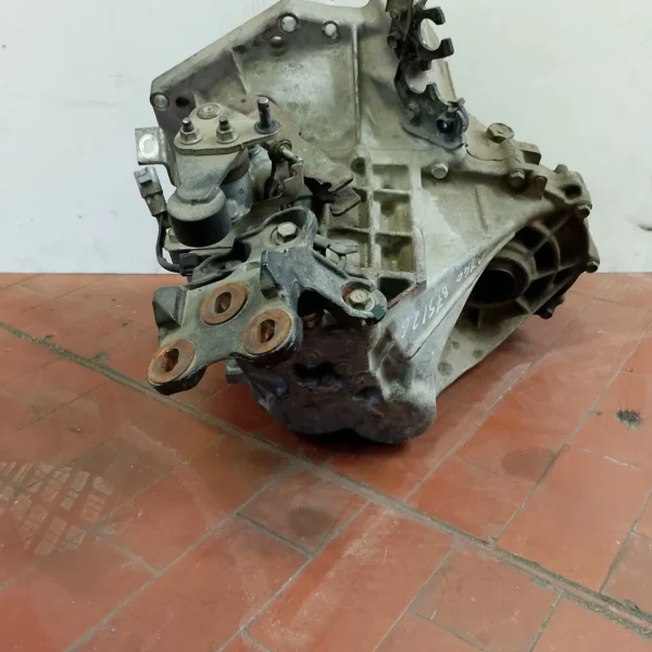 Cambio completo Toyota Aygo 2a Serie 2015 1.0 51 KW benzina 303000H060 1KR-FE