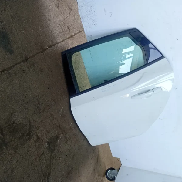 Porta posteriore sinistra Volvo V40 (2012 – 2016) 1.6 84 KW diesel 32321999 D4162T