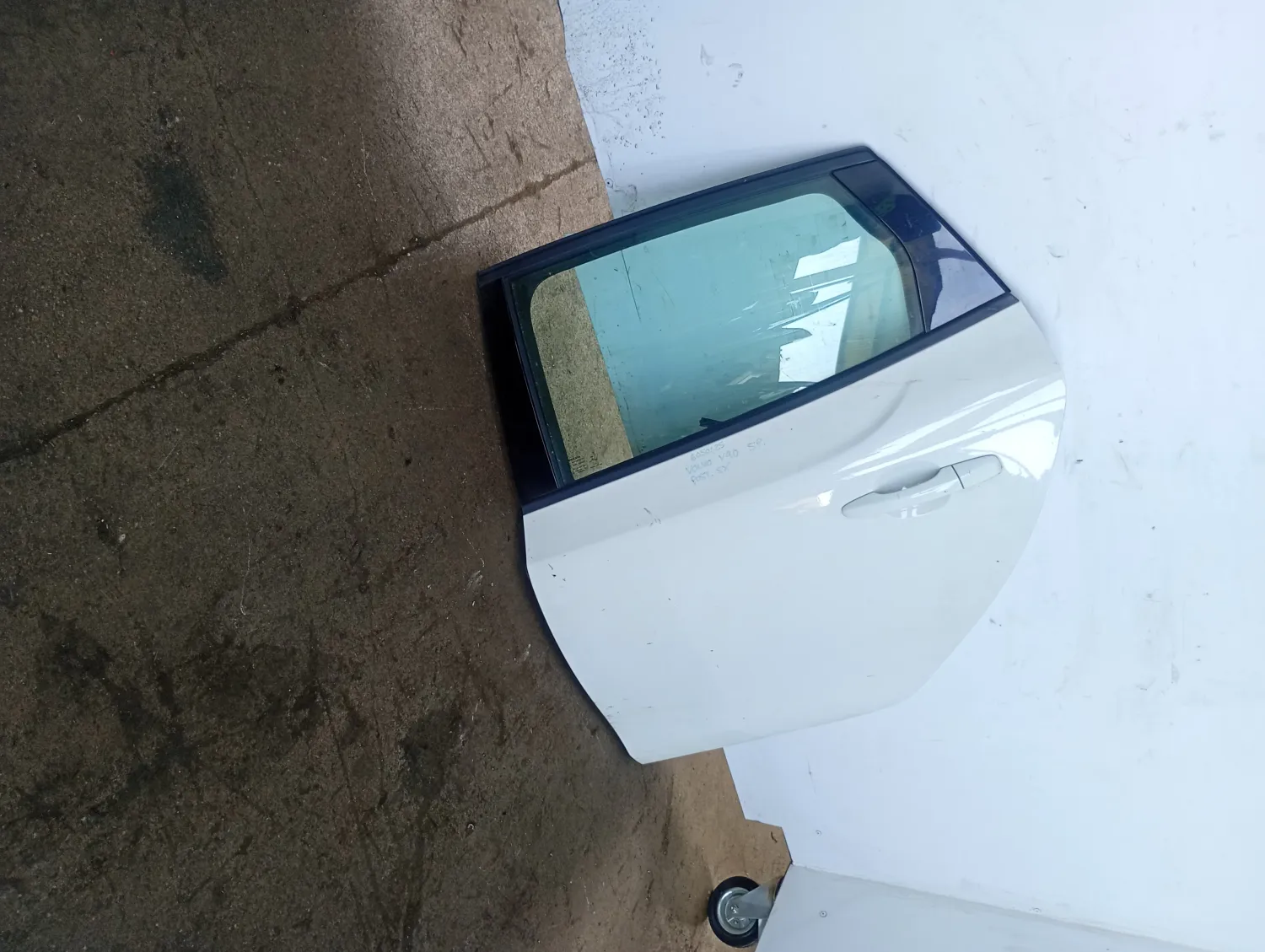 Porta posteriore sinistra Volvo V40 (2012 – 2016) 1.6 84 KW diesel 32321999 D4162T