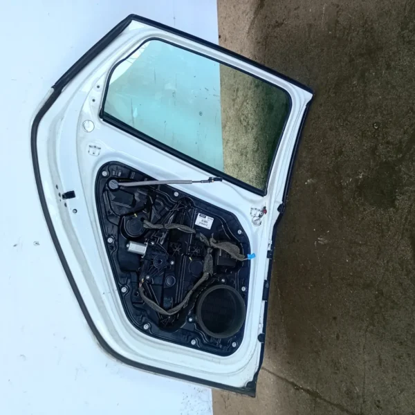 Porta posteriore sinistra Volvo V40 (2012 – 2016) 1.6 84 KW diesel 32321999 D4162T