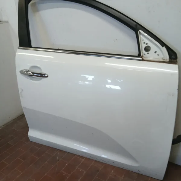 Porta anteriore destra Kia Sportage 3a Serie (2014 – 2016) 1.7 85 KW diesel 760043W001 D4FD