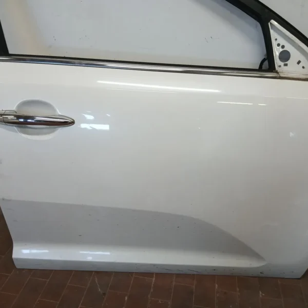 Porta anteriore destra Kia Sportage 3a Serie (2014 – 2016) 1.7 85 KW diesel 760043W001 D4FD